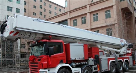 最贵的消防车,一辆顶10辆豪车,加油一次2000元,中国就有3辆!